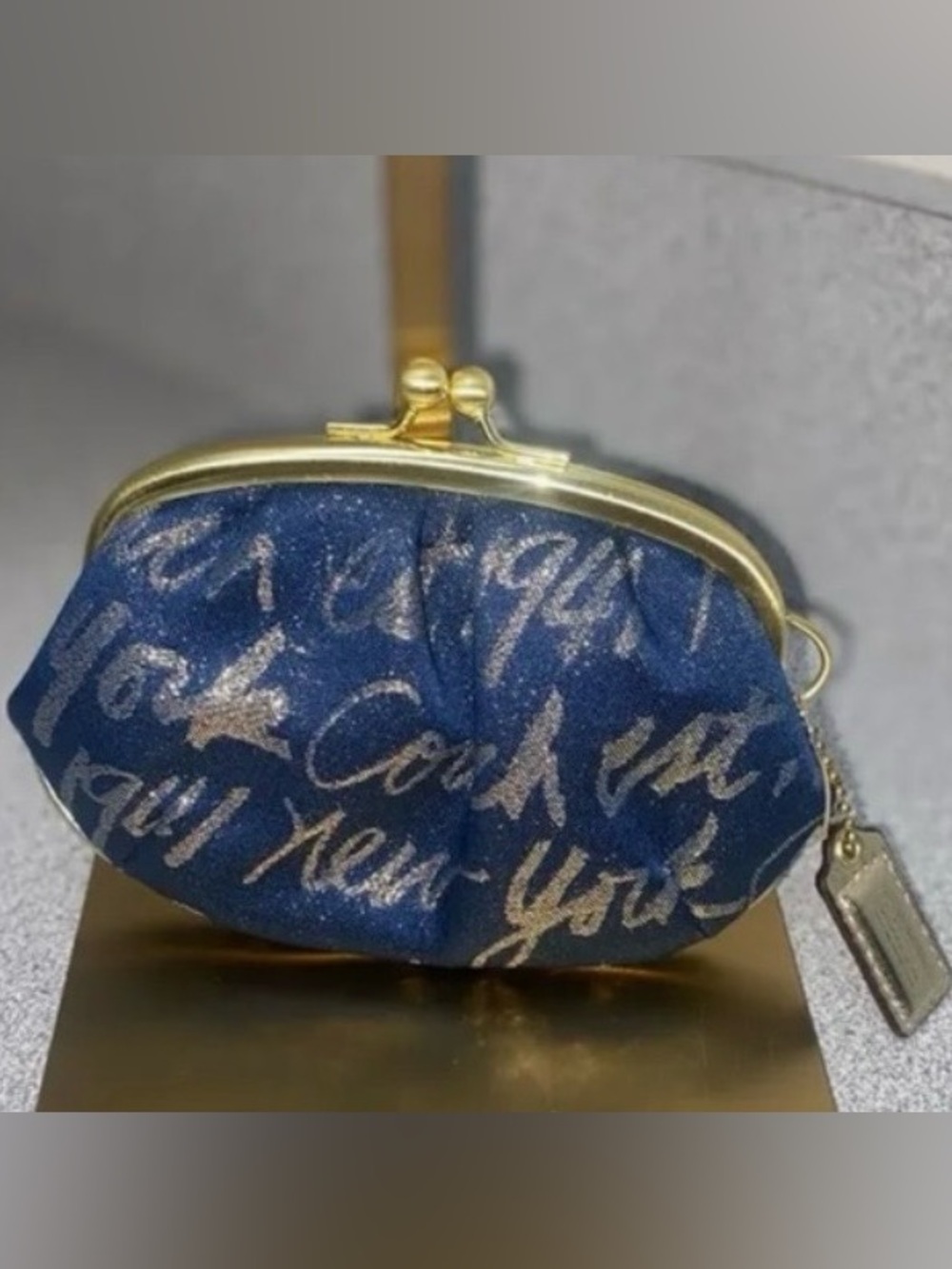 Coach Poppy Y2K Script Kiss-Lock Coin Pouch Like NEW - Picture 6 of 6